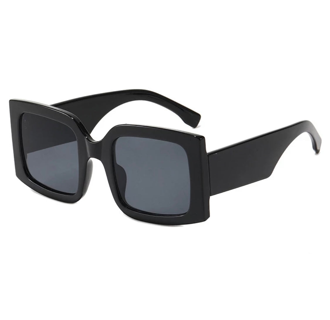 Beth Sunglasses in Black